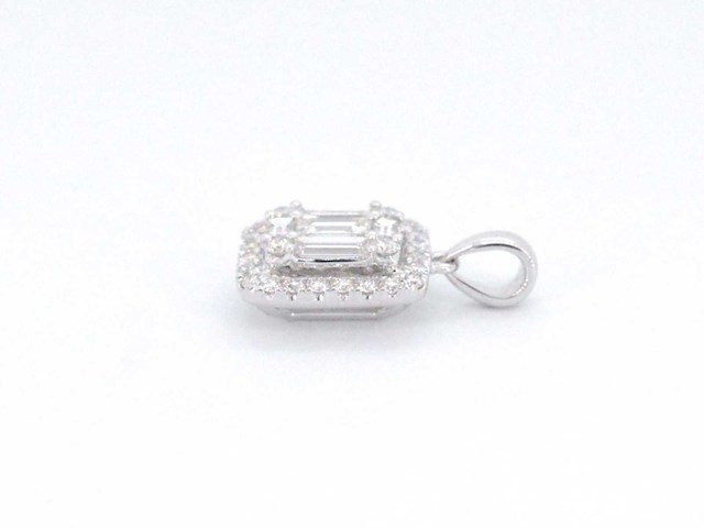 Witgouden hanger met diamanten en emerald shape diamant - afbeelding 6 van  8