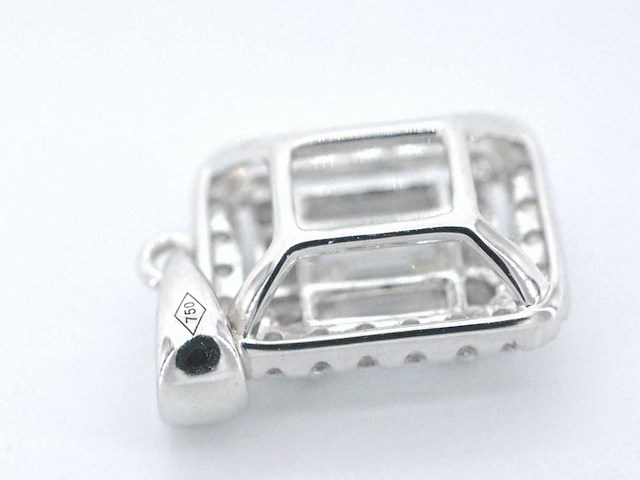 Witgouden hanger met diamanten en emerald shape diamant - afbeelding 8 van  8