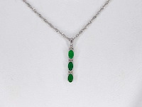 Witgouden hanger met diamanten en smaragd - afbeelding 2 van  6