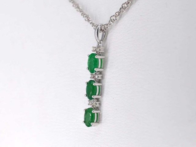 Witgouden hanger met diamanten en smaragd - afbeelding 4 van  6