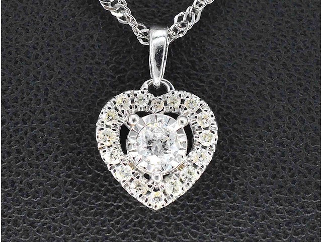 Witgouden hanger met diamanten in hartvorm - afbeelding 1 van  8