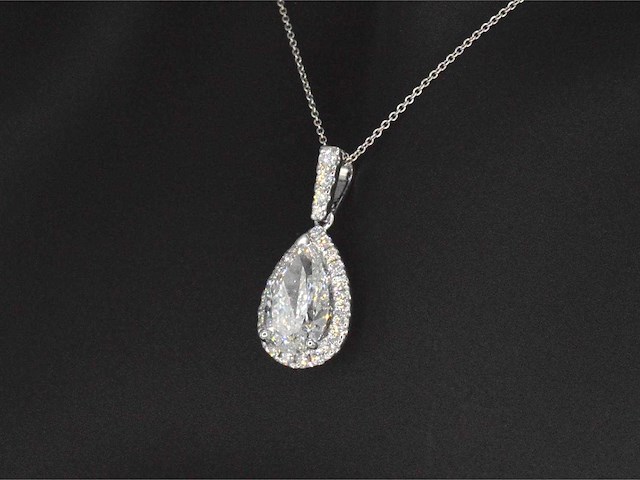 Witgouden hanger met druppelvorm briljant 3.00 carat - afbeelding 5 van  8