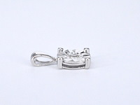 Witgouden hanger met een briljant geslepen diamant, excl. ketting - afbeelding 5 van  8