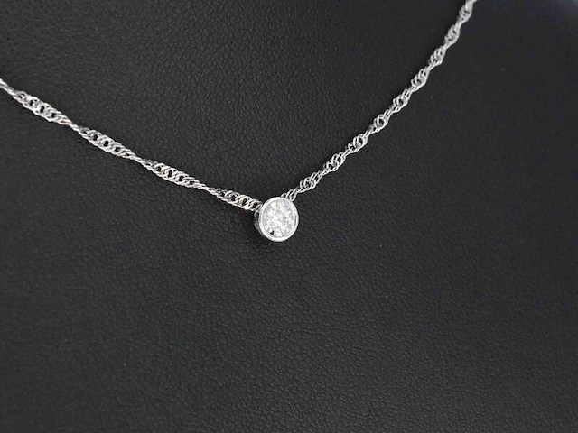 Witgouden hanger met een briljant geslepen diamant, excl. ketting - afbeelding 4 van  8