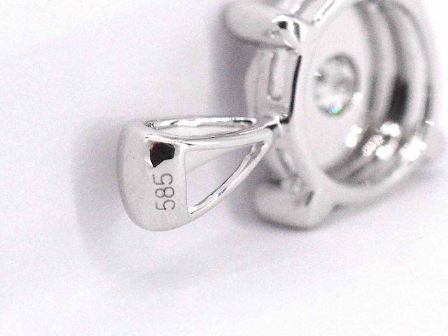 Witgouden hanger met een briljant geslepen diamant - afbeelding 7 van  7