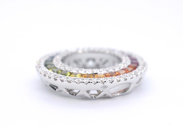 Witgouden hanger met multi colour saffieren en diamanten in een cirkel gezet, excl. ketting - afbeelding 6 van  8