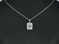 Witgouden hanger met natuurlijke diamanten en emerald shape in het midden, excl. ketting - afbeelding 2 van  7