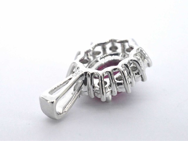 Witgouden hanger met natuurlijke diamanten en robijn - afbeelding 9 van  10