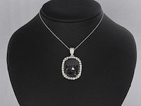 Witgouden hanger met witte en zwarte diamanten - afbeelding 2 van  7
