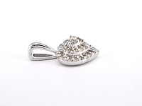 Witgouden hartvorm hanger met diamanten - afbeelding 2 van  2