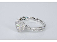 Witgouden hartvormige entourage ring met diamanten - afbeelding 7 van  7