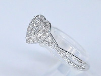 Witgouden hartvormige entourage ring met diamanten - afbeelding 4 van  8