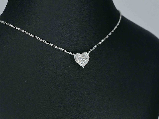 Witgouden hartvormige hanger en collier vol met diamanten - afbeelding 6 van  10