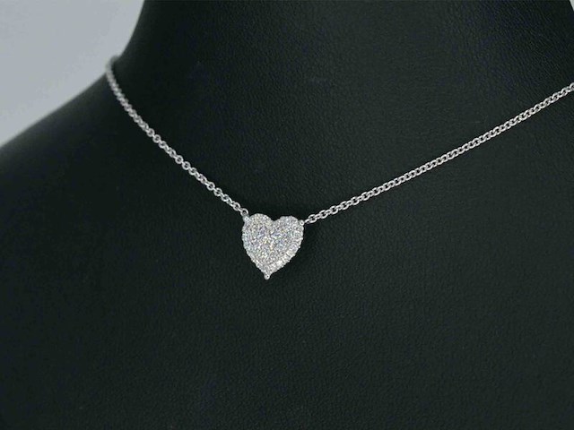 Witgouden hartvormige hanger en collier vol met diamanten - afbeelding 5 van  11