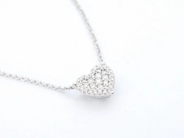 Witgouden hartvormige hanger en collier vol met diamanten - afbeelding 8 van  11