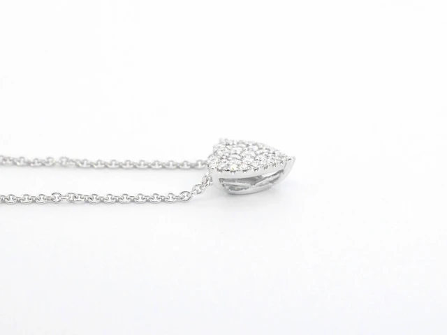 Witgouden hartvormige hanger en collier vol met diamanten - afbeelding 9 van  11