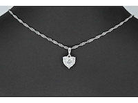 Witgouden hartvormige hanger met diamanten, excl. ketting - afbeelding 2 van  7