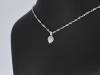 Witgouden hartvormige hanger met diamanten - afbeelding 4 van  7