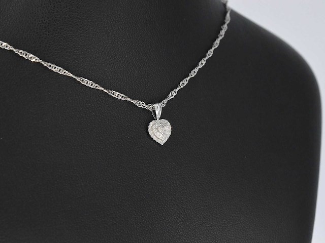 Witgouden hartvormige hanger met diamanten - afbeelding 5 van  7