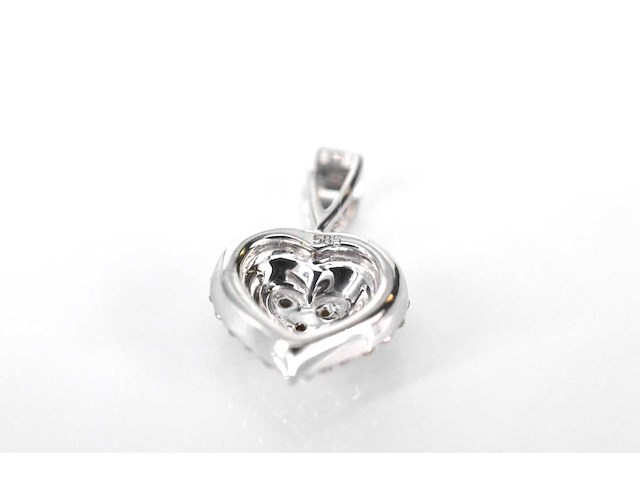 Witgouden hartvormige hanger met diamanten - afbeelding 7 van  7