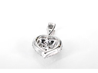 Witgouden hartvormige hanger met diamanten - afbeelding 7 van  7