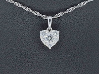 Witgouden hartvormige hanger met diamanten - afbeelding 1 van  6