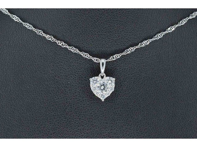 Witgouden hartvormige hanger met diamanten - afbeelding 3 van  6