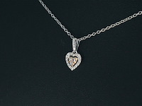 Witgouden hartvormige hanger met natuurlijke roze en witte diamant, incl. ketting - afbeelding 3 van  9