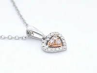 Witgouden hartvormige hanger met natuurlijke roze en witte diamant - afbeelding 6 van  7