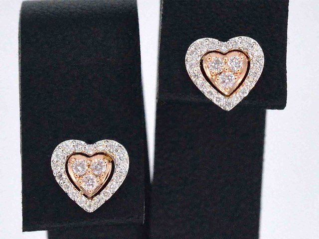 Witgouden hartvormige oorbellen met natuurlijke roze en witte diamant - afbeelding 1 van  8