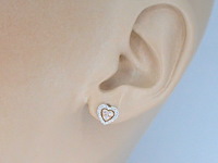 Witgouden hartvormige oorbellen met natuurlijke roze en witte diamant - afbeelding 3 van  10
