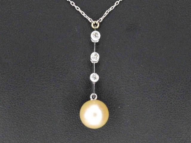 Witgouden ketting met parel en diamanten - afbeelding 1 van  6