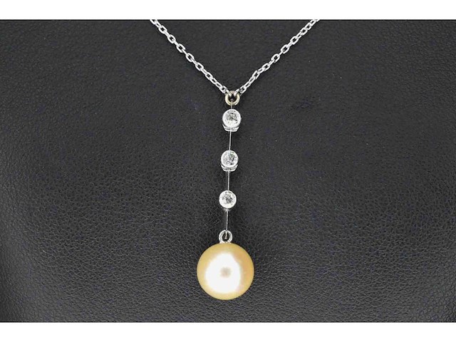 Witgouden ketting met parel en diamanten - afbeelding 2 van  6