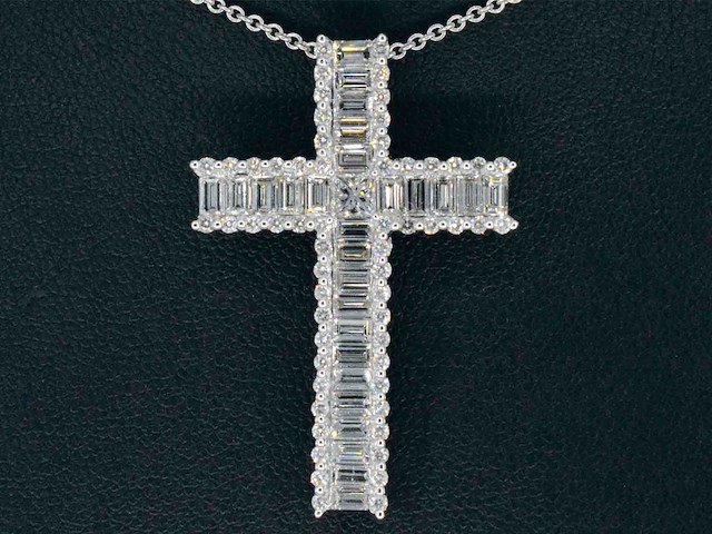 Witgouden kruis hanger met briljant geslepen diamanten - afbeelding 1 van  9