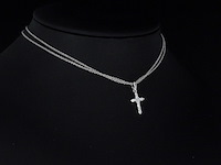 Witgouden kruishanger met natuurlijk diamanten, excl. ketting - afbeelding 3 van  6