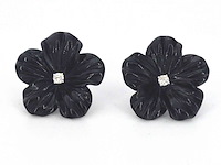 Witgouden oorbellen 0.18 carat met zwarte edele bloem en diamanten - afbeelding 1 van  10