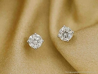 Witgouden oorbellen diamant 0.10 ct - afbeelding 2 van  8
