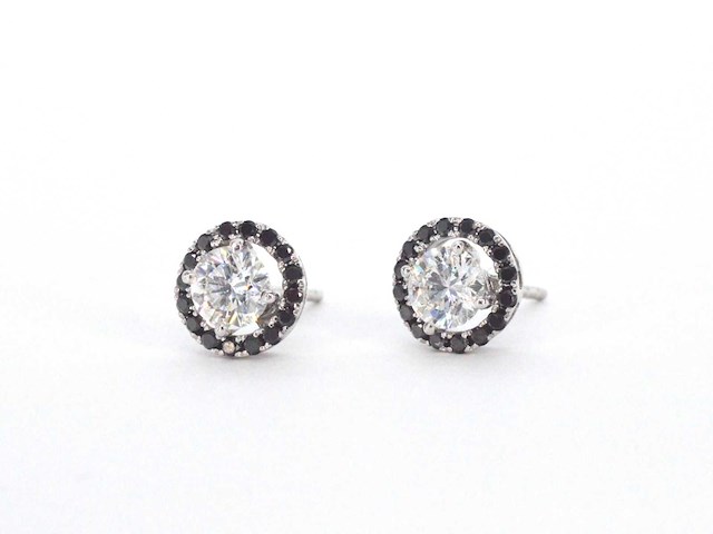Witgouden oorbellen diamant 1.00 carat met zwarte diamanten - afbeelding 4 van  8