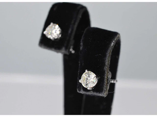 Witgouden oorbellen diamant 1.00 ct - afbeelding 3 van  6