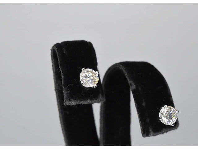 Witgouden oorbellen diamant 1.00 ct - afbeelding 4 van  6