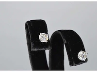 Witgouden oorbellen diamant 1.00 ct - afbeelding 4 van  6