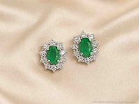 Witgouden oorbellen diamant smaragd - afbeelding 3 van  11