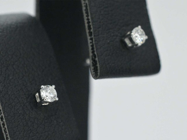 Witgouden oorbellen diamant - afbeelding 5 van  5