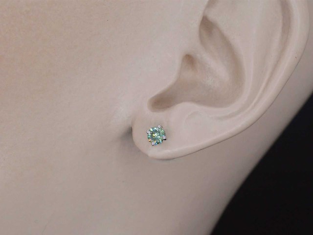 Witgouden oorbellen groene diamant 0.50 carat - afbeelding 2 van  9