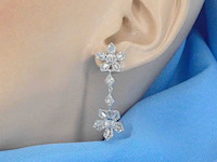 Witgouden oorbellen met 1.50 carat diamanten - afbeelding 2 van  9