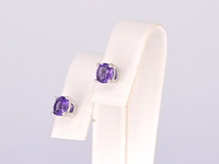 Witgouden oorbellen met amethist - afbeelding 4 van  10