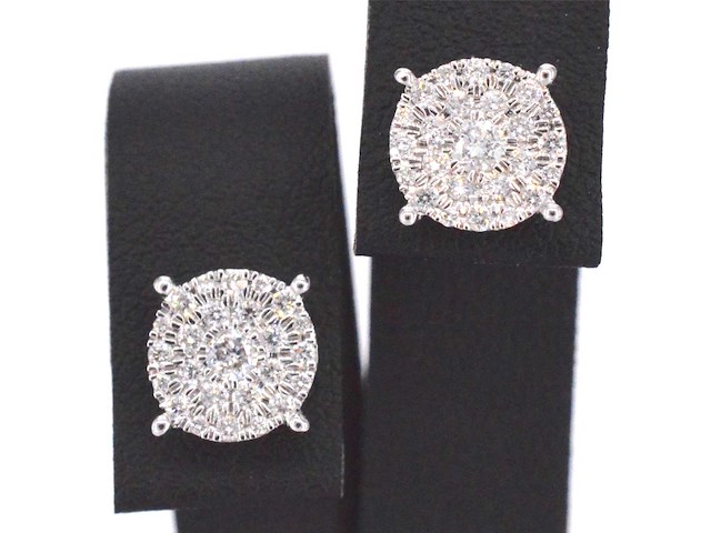 Witgouden oorbellen met briljant geslepen diamant - afbeelding 1 van  9