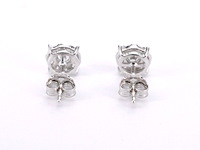 Witgouden oorbellen met briljant geslepen diamanten - afbeelding 8 van  10