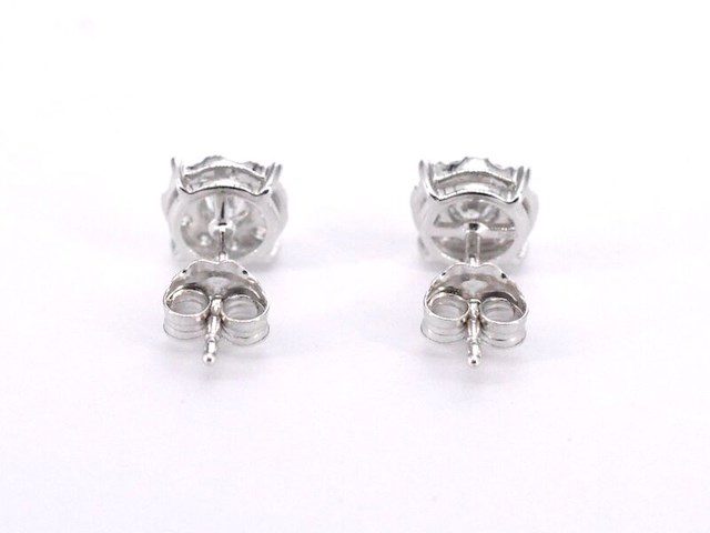 Witgouden oorbellen met briljant geslepen diamanten - afbeelding 8 van  10