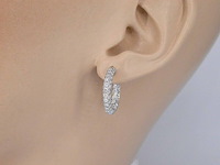 Witgouden oorbellen met briljant geslepen diamanten - afbeelding 3 van  10